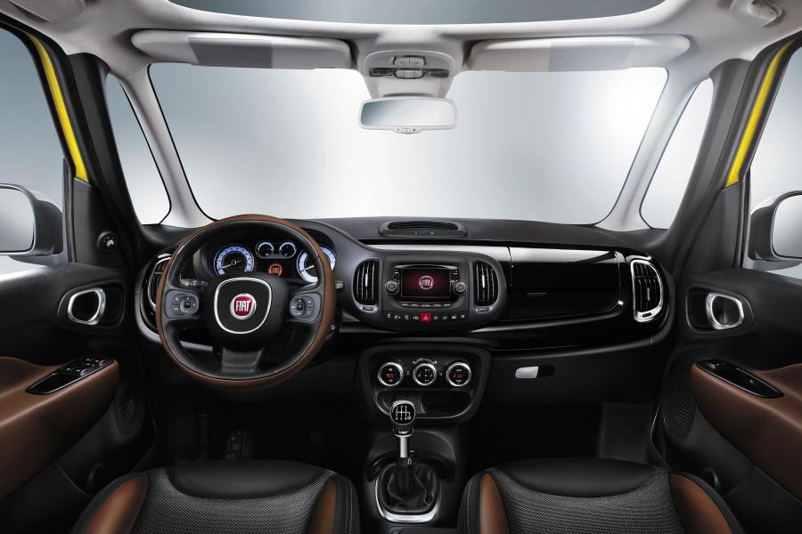  Fiat 500L Trekking 2013 года  (фото 7 из 22)
